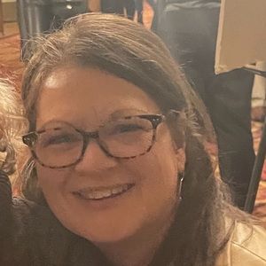 Meet your Posher, Carolyn